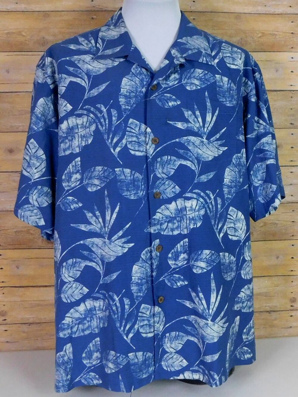 Tommy Bahama Hawaiian Shirt Mens XL Short Sleeve Silk Floral Blue
